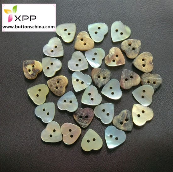 2h Natural Heart Shape Shell Button